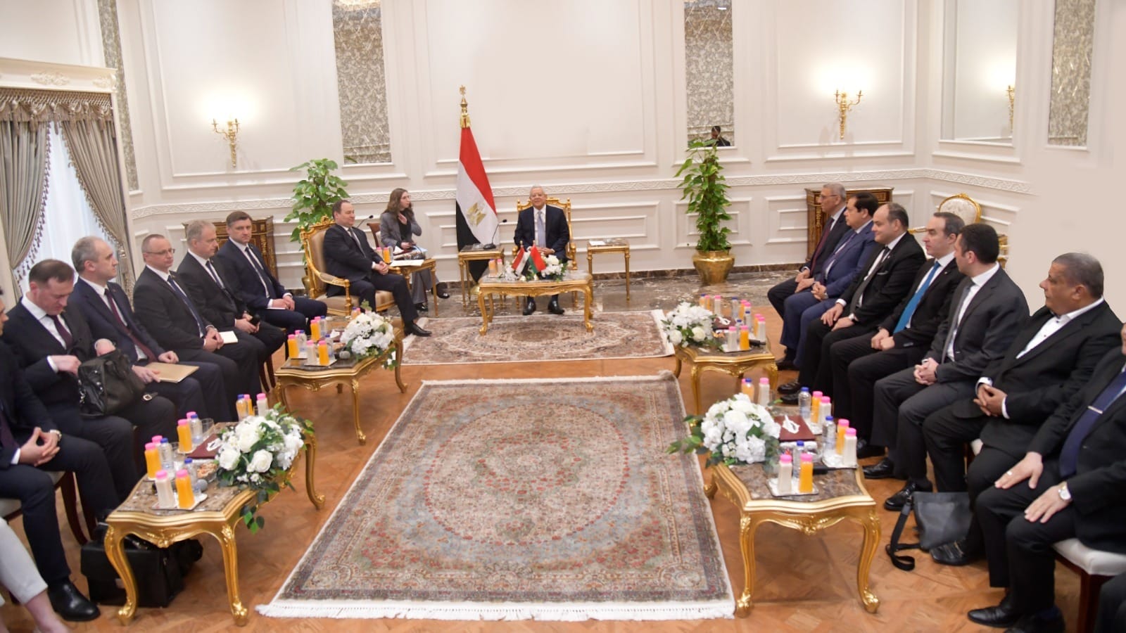 المستشار الدكتور حنفي جبالي يلتقي رئيس وزراء جمهورية بيلاروسيا 