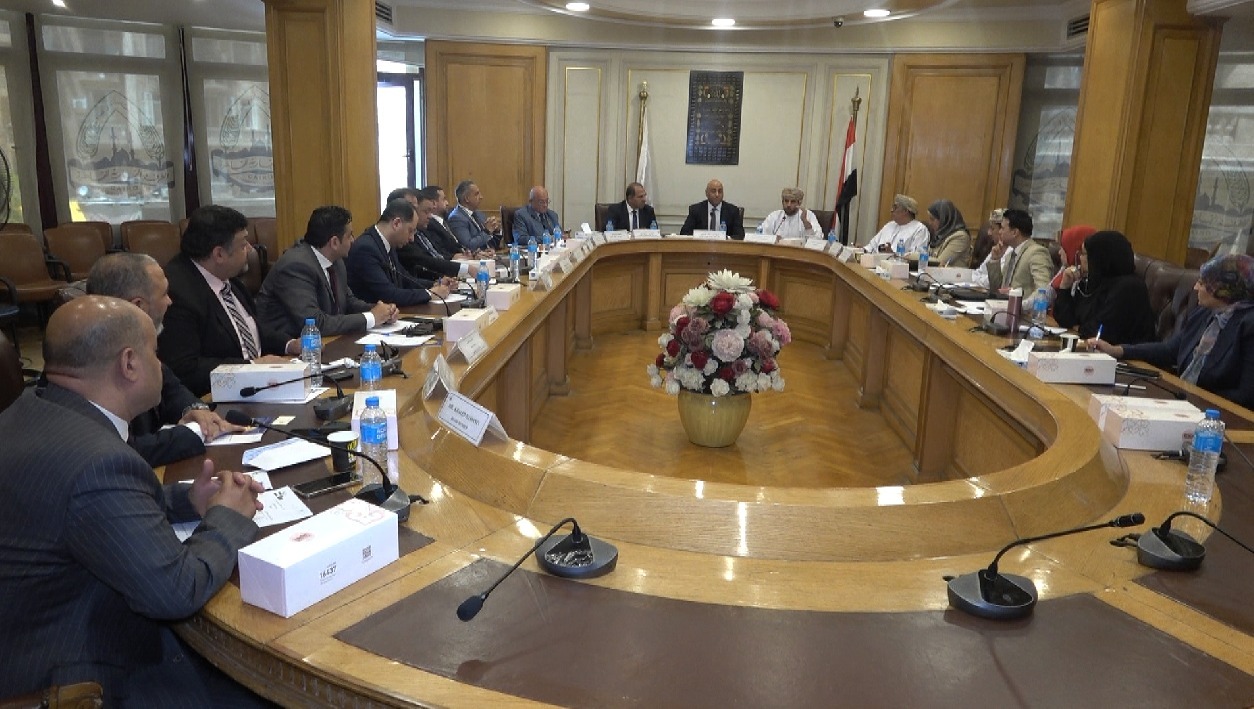 وفد عماني يزور غرفة القاهرة لبحث التعاون والتكامل التجاري والإستثماري
