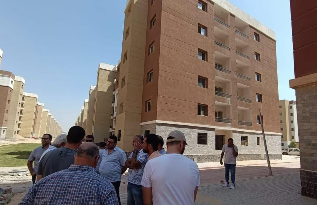 وزير الإسكان يُتابع موقف المرحلة الثانية لعمارات روضة العبور 