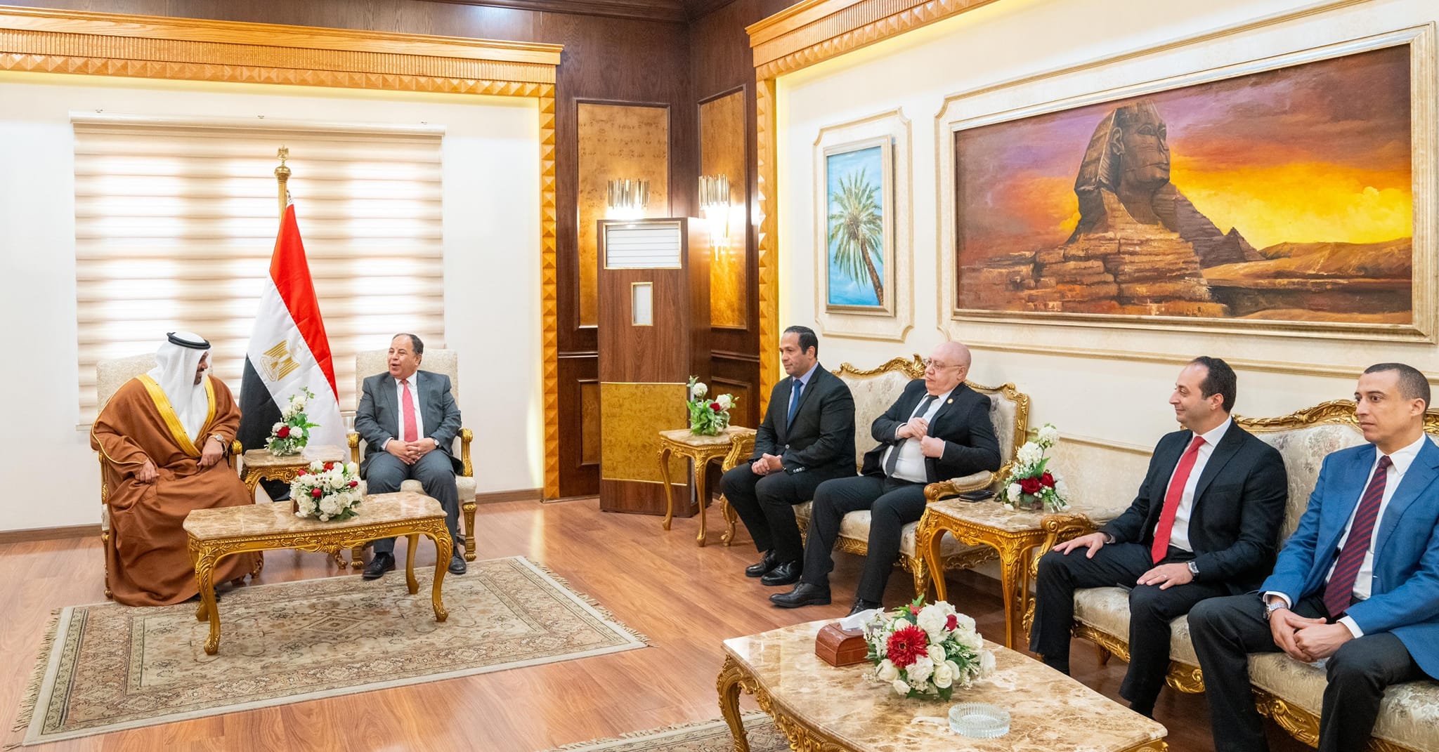 وزير المالية المصري يبحث مع نظيره البحريني تعزيز التعاون بين البلدين