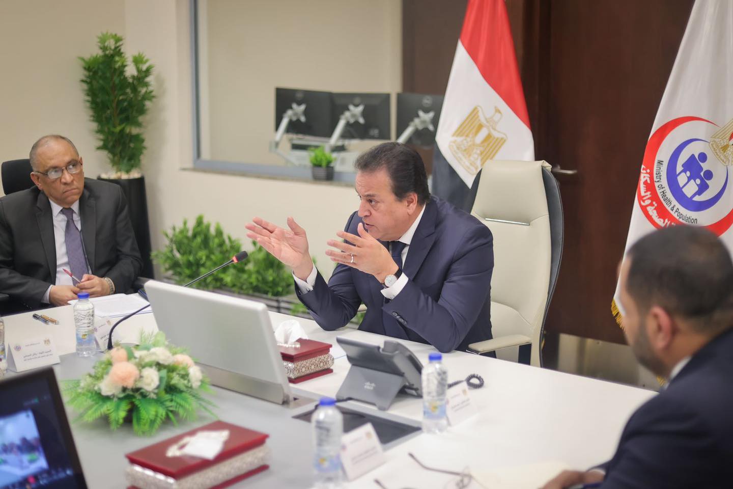 وزير الصحة المصري يناقش خطة التأمين الطبي للانتخابات الرئاسية