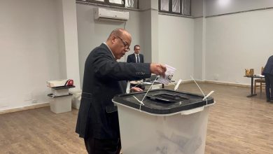 رئيس غرفة القاهرة يدلي بصوته في الانتخابات الرئاسية بمنطقة الزمالك