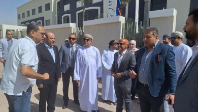 وزير الإسكان العماني يزور موقع صن كايبتال