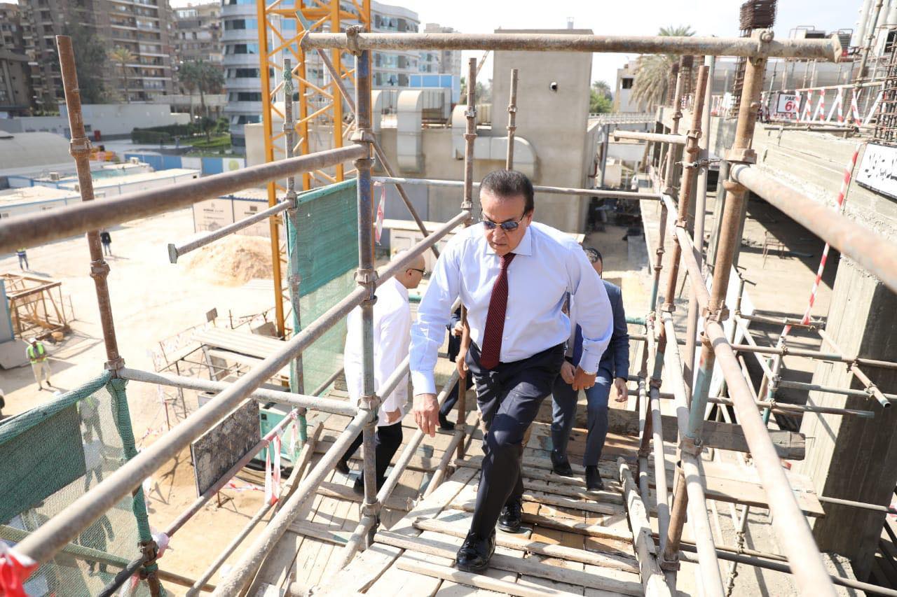 وزير الصحة يتفقد مبنى معهد ناصر