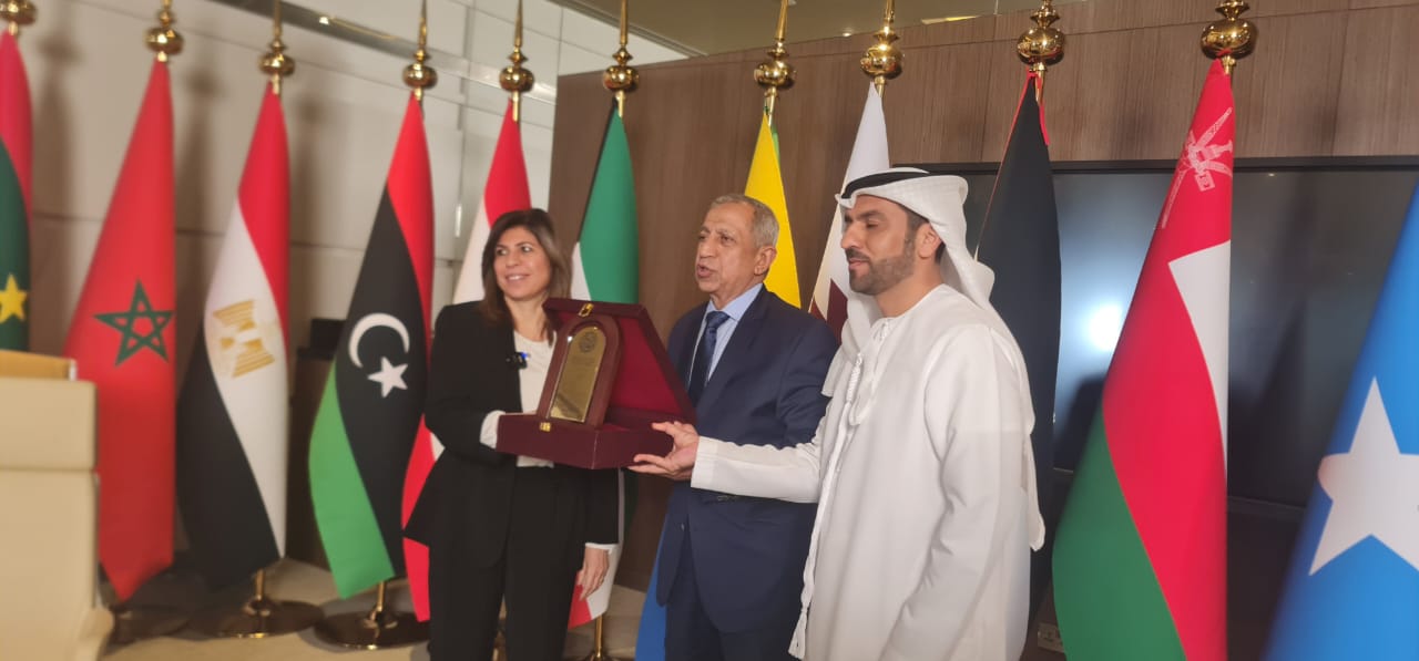 تكريم الدكتور إسماعيل عبد الغفار تقديرا لجهوده في دعم التحول الرقمي وتعزيز الشراكات الدولية