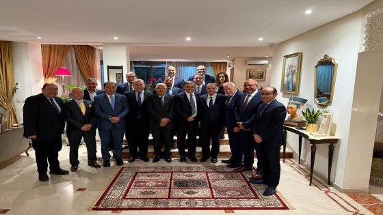 وزير الخارجية المصري يلتقي مع مجموعة من رجال الأعمال ورؤساء البنوك المغربية