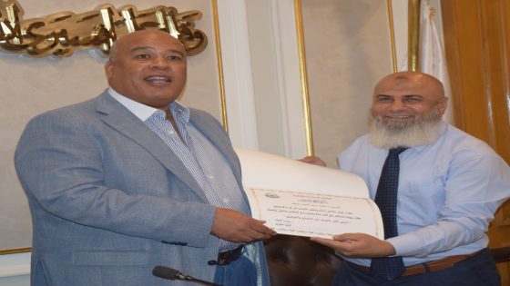 أيمن العشري