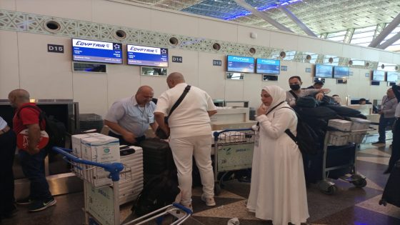 وزارة السياحة: استمرار عودة حجاج السياحة المصريين من مطاري جدة والمدينة ضمن موسم حج 1446 هـ