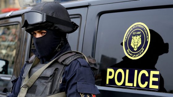 الداخلية تكشف حقيقة فيديو احتجاز ضابط بأحد أقسام الشرطة في القاهرة