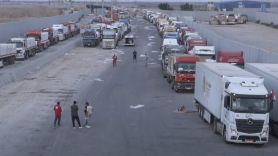 عاجل.. بدء دخول شاحنات المساعدات الإنسانية من مصر إلى قطاع غزة