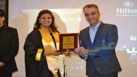الجامعة البريطانية تكرم الفنانة ياسمين علي بالدكتوراه الفخرية..صور