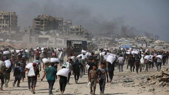 جماعة أبو شباب تنقل الفلسطينيين من قطاع غزة إلى مناطق سيطرتها بمدينة رفح.. فيديو